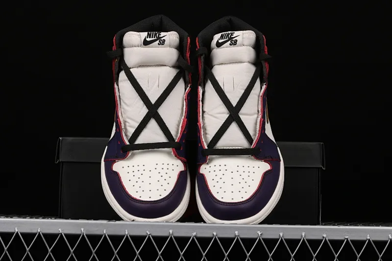 All categories Air Jordan Jordan series basketball shoes Air Jordan 1 High Air Jordan 1 Retro High OG x Nike SB AJ1 cooperation model white purple gold CD6578-507